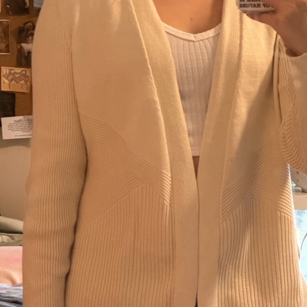 Verve Ami Soft Cream Dazzling Knitwear
